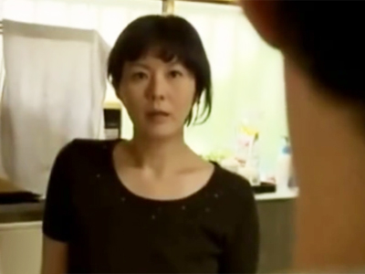 「どういうつもりなの！！！？」義息に力ずくで犯される美熟女