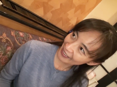 若いときは可愛かったであろうごぶさた熟女妻に青春を取り戻してもらう中出しハメ撮り