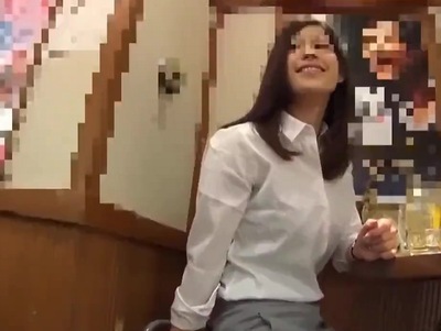 「だめぇ気持ちぃ♥」一人で酒飲んでた素人OLナンパ→ホテルではモザを外してパコ撮り成功