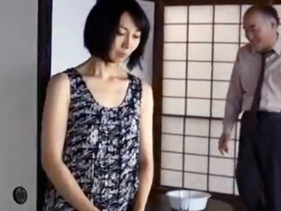 旦那の医療費を肩代わりしてくれるキモ親父の性奴隷と堕ちた清楚美人妻